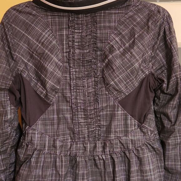 Lululemon Gray Plaid Athletic Jacket w/ Packable Hood Size Small - Picture 11 of 12